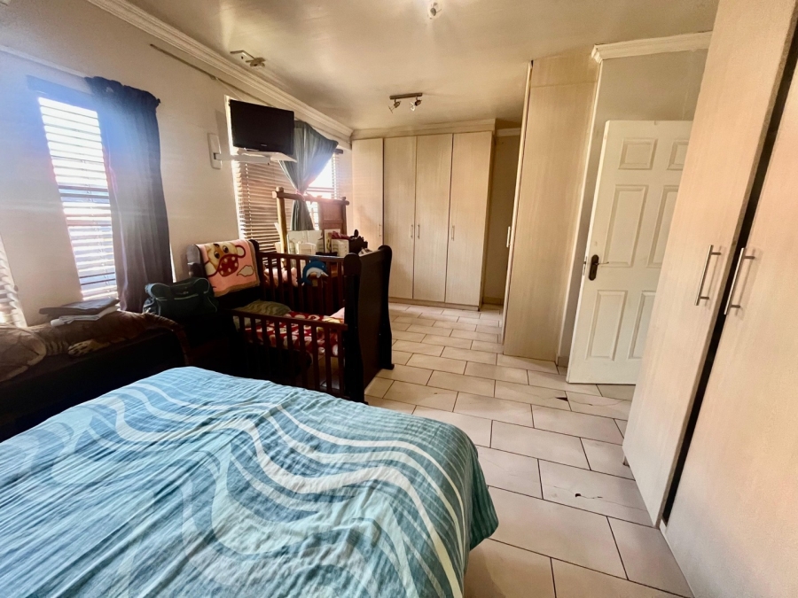 2 Bedroom Property for Sale in Waterval East North West